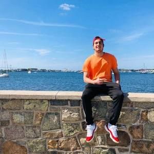 Meet your Posher, Carlos